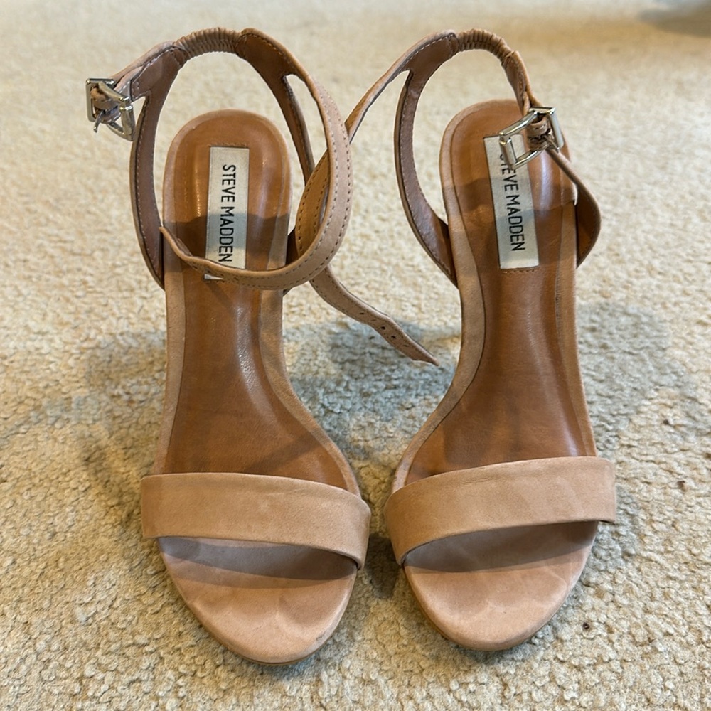 Steve Madden suede nude heels 5.5